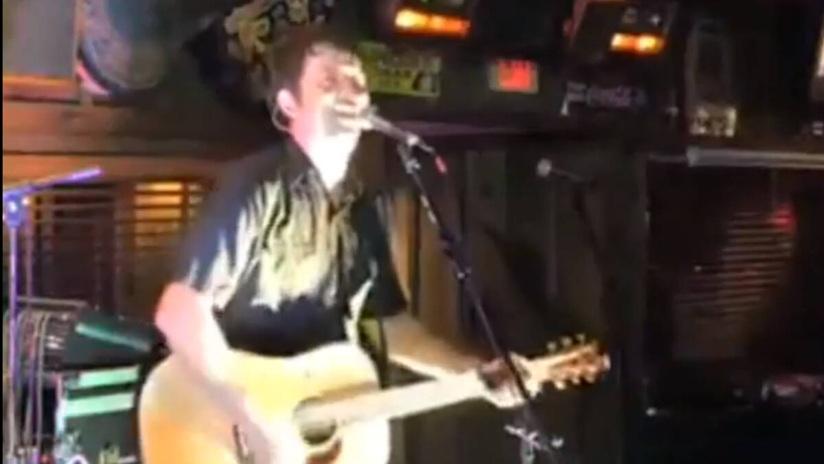 Aaron Traffas playing Willie's Saloon in Stillwater